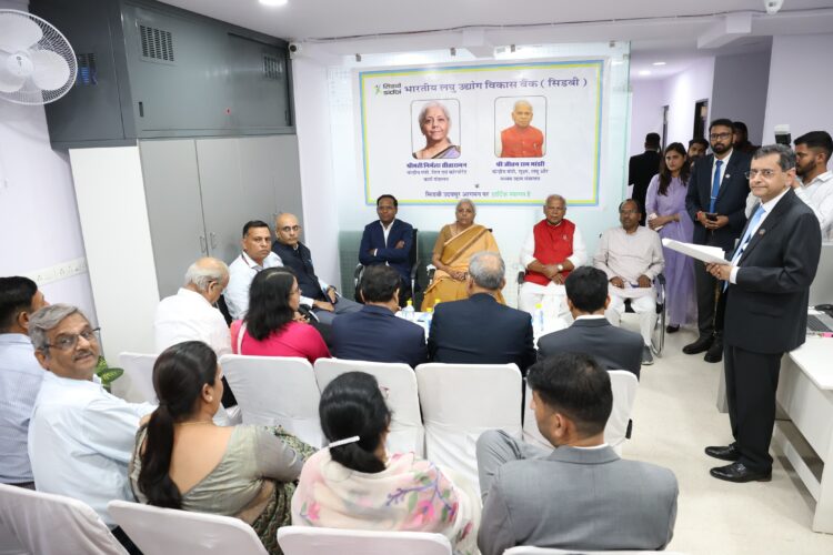 Union Finance Minister handed over loan letters worth Rs 5 crore to micro and small industries in Udaipur